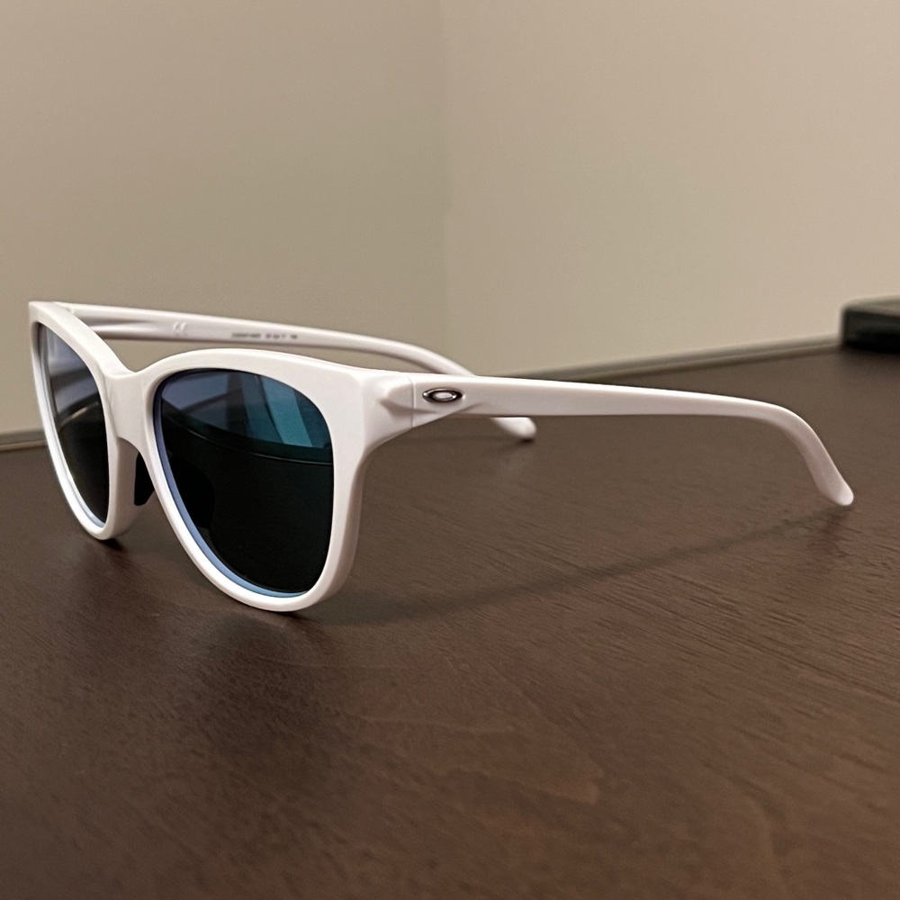 Oakley “Hold Out” Sunglasses
